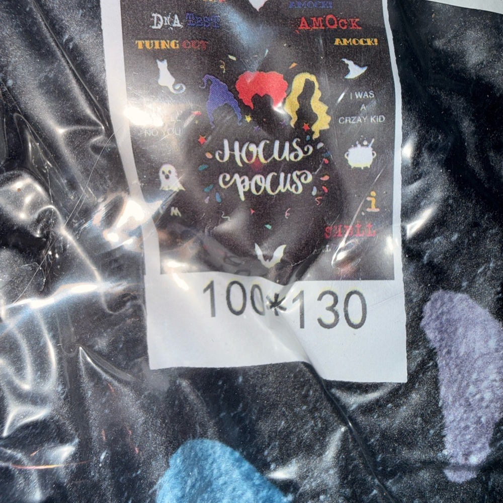 Disney Hocus Pocus Throw Blanket - Sanderson Sisters Silhouette never opened